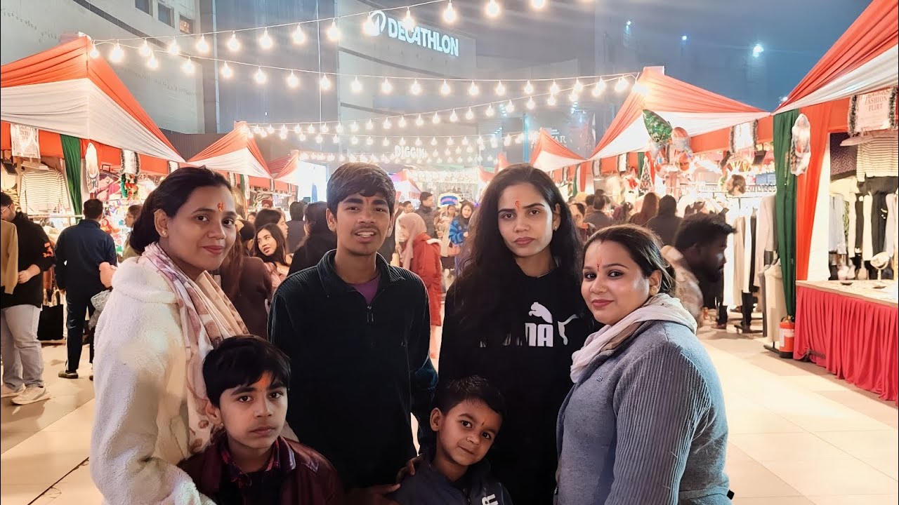 New Year Pe Ye Kaha Aa Gye 🙂 With Family ❤️