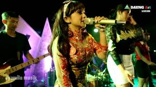 Umbul umbul blambangan shamila live paspan vocal selly