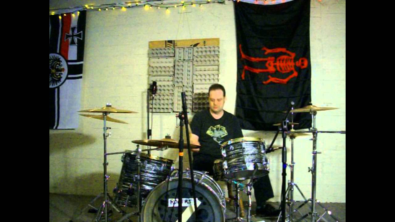 Rogers 1968 R360 Drum Kit Mic'd - YouTube