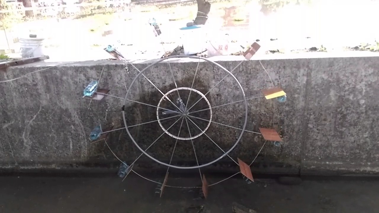 Free Energy 水車diy Waterwheel 將廢單車輪圈 寶特瓶木板水管折成大圓圈等廢物利用diy水車 隨水流自動取水 簡易的供水系統解決灌溉用水問題 也是一大景觀非常有趣 Youtube
