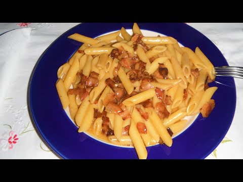 Spaghetti carbonara recipe – original and approved by Romans! Before we start, the number one rule i. 