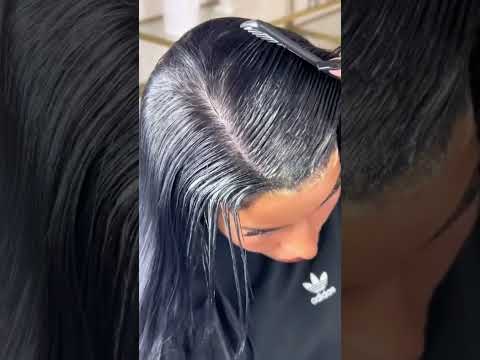 Vidéo: Comment teindre les cheveux bruns en noir : 10 étapes (avec photos)