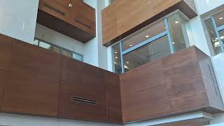 Mayo Clinic piano player in lobby. North Phoenix location #mayoclinic #mayo #mayoclinicpiano 