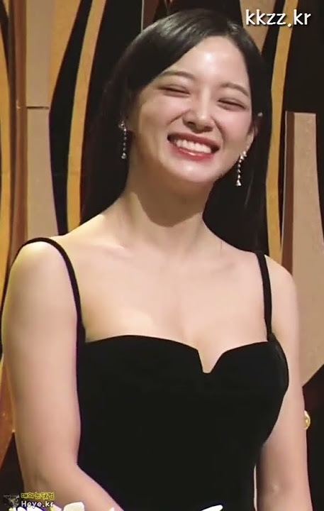 Why so hot sejeongie 🔥😍