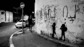 אריק סיני - אור אדום כמו דם