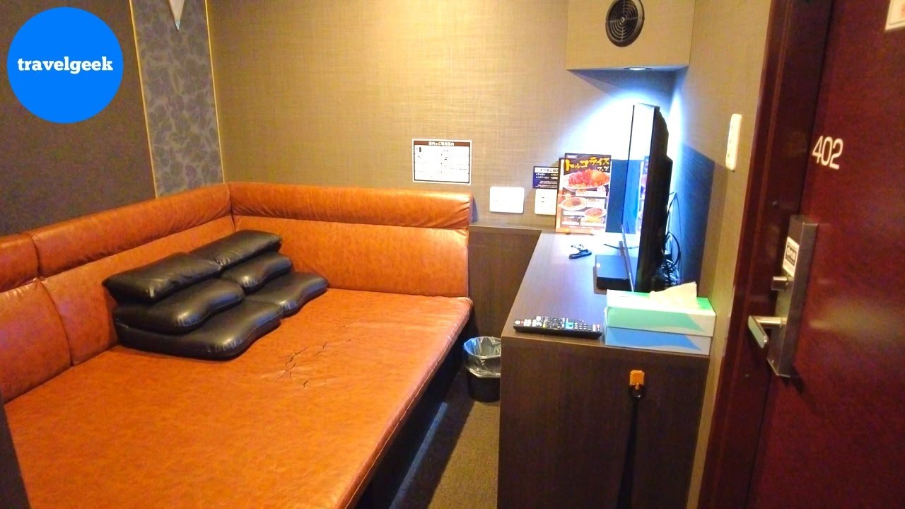 ⁣$20 Internet-Cafe Private Room with Shower Room in Japan |