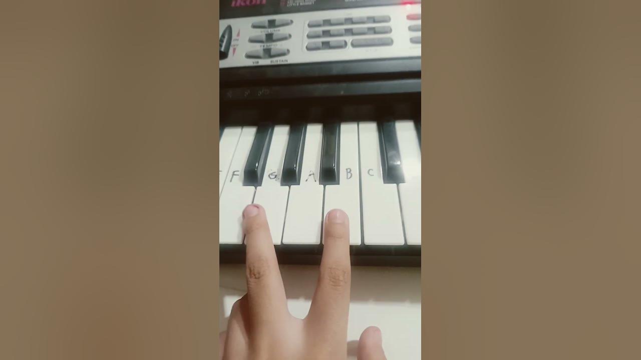 How to Play Spow on Piano prt1 (this is not me) - YouTube