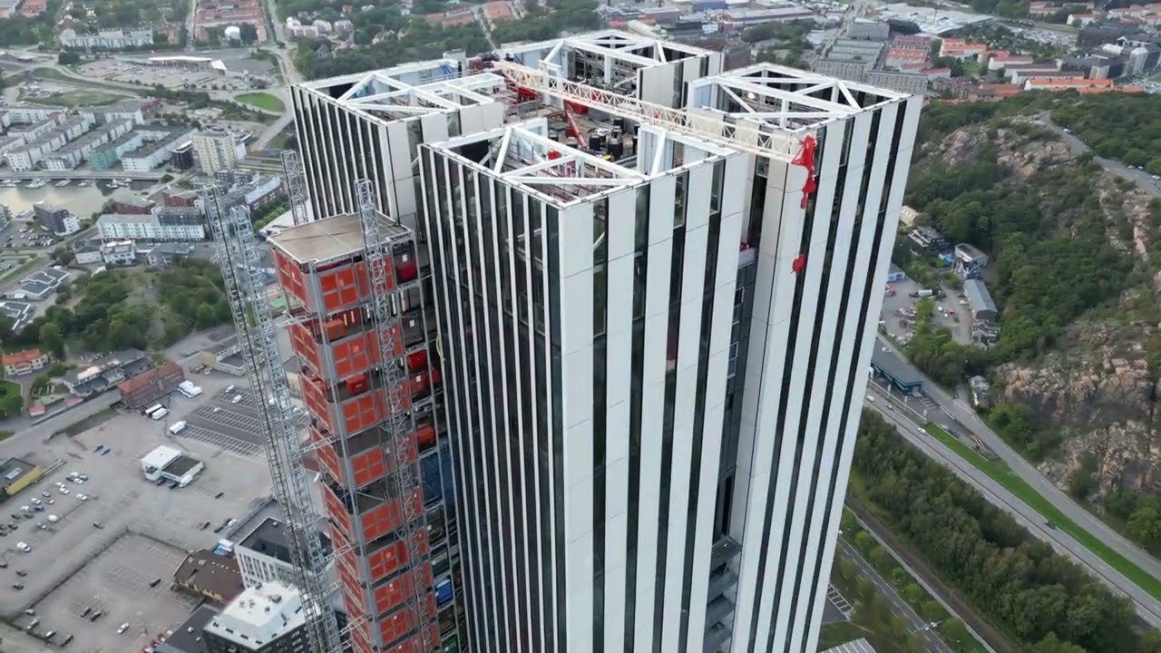 Karlatornet och dess baksida 1