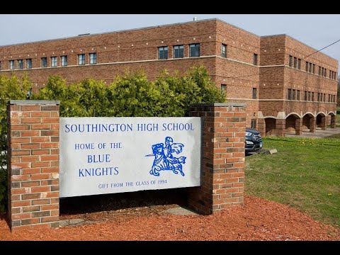 Video: Når ble Southington High School bygget?