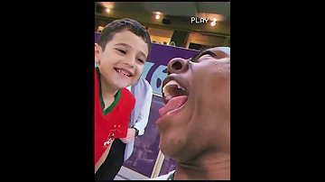 سبيد يسأل احد مشجعين البرتغال أيهما أفضل ميسي ام رونالدو 