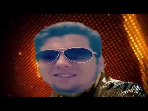 Цыган поет в машине
