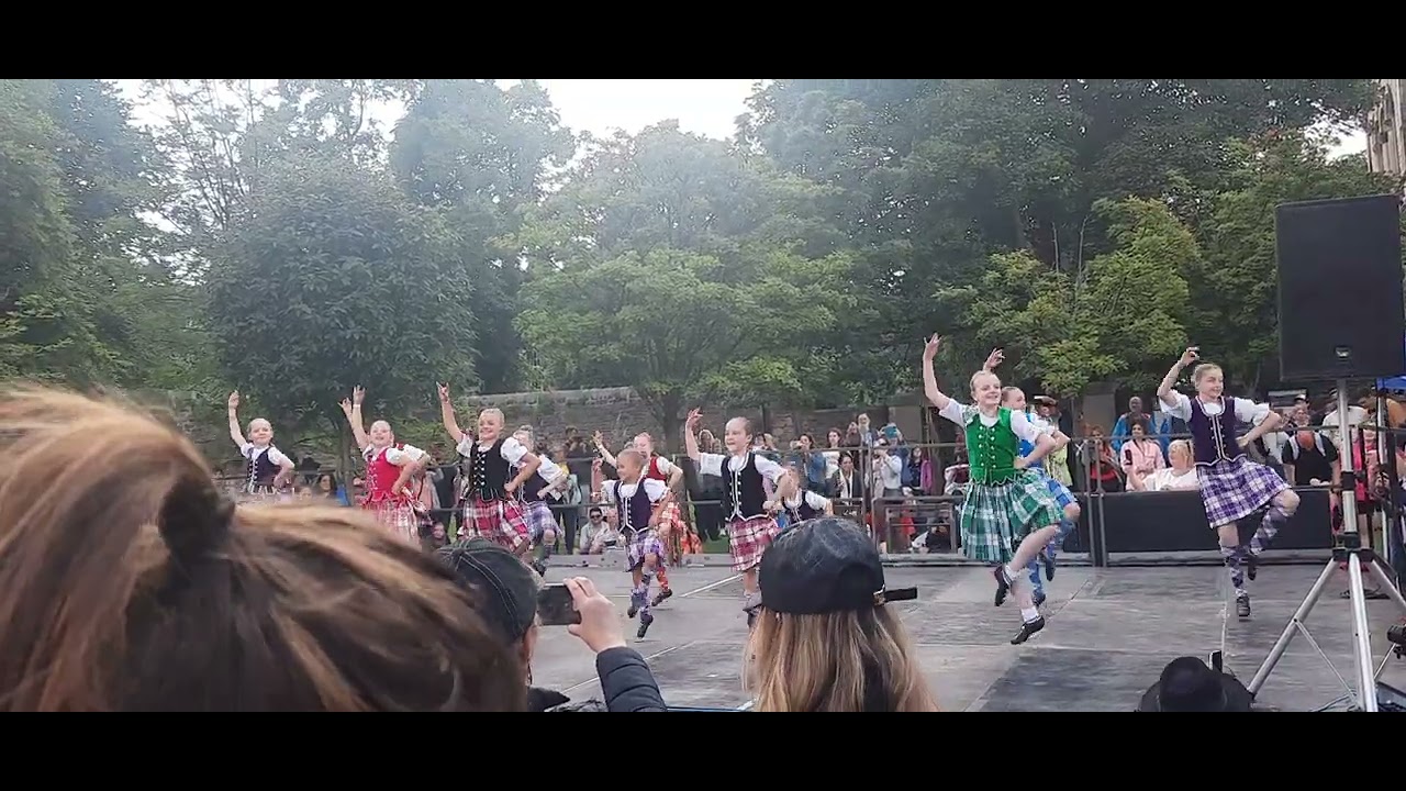 #Edinburgh Carnival 2023 #Scottish Highlands dance - YouTube