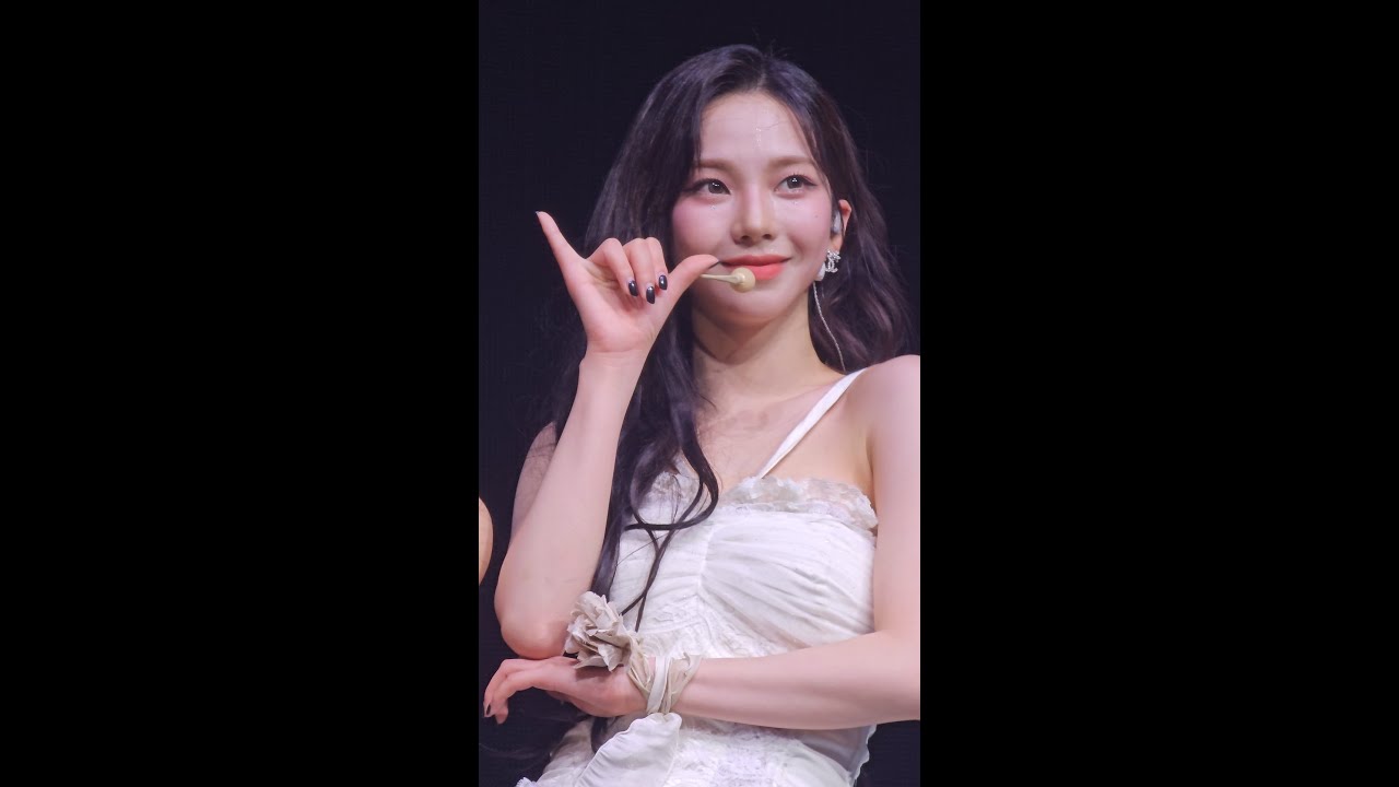 aespa - Thirsty | SYNK : HYPER LINE World Tour (Chicago) 230830 | FANCAM [4K]