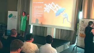 Agile World 2023 Keynote: "Business Slow Down: Führen in postagilen Zeiten" mit Svenja Hofert