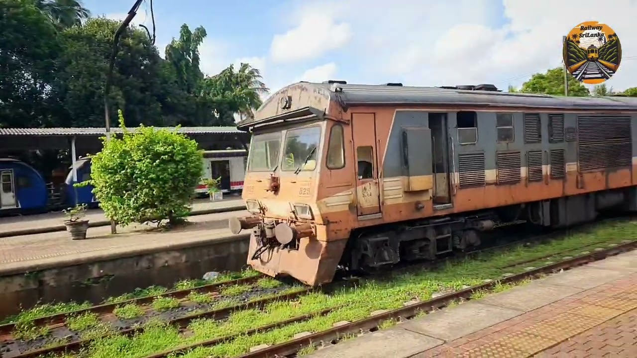 Train Videos: Class S8-825 DMU..#yt #viralvideo #srilanka
