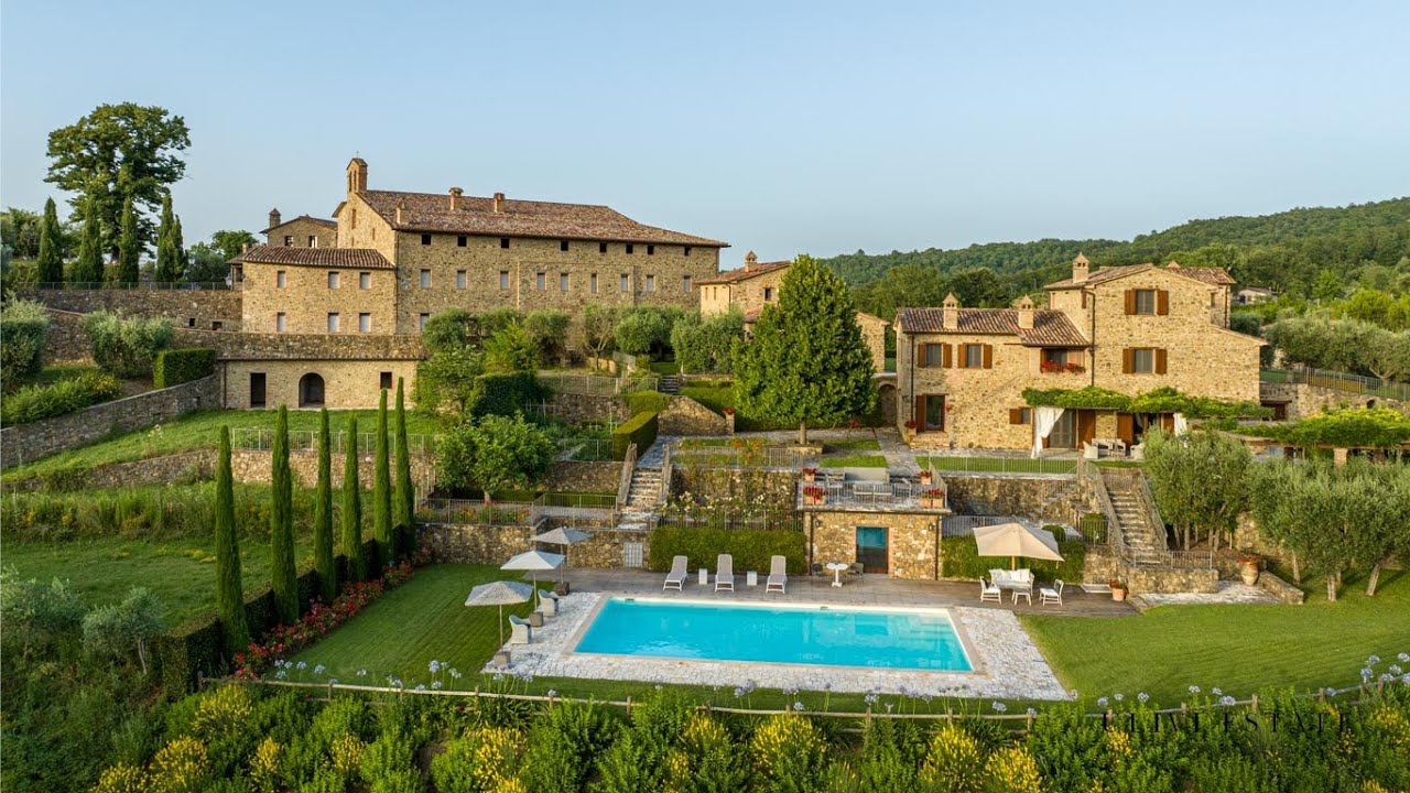 Umbertide (PG), Italy | Borgo di Pieve di Comunaglia