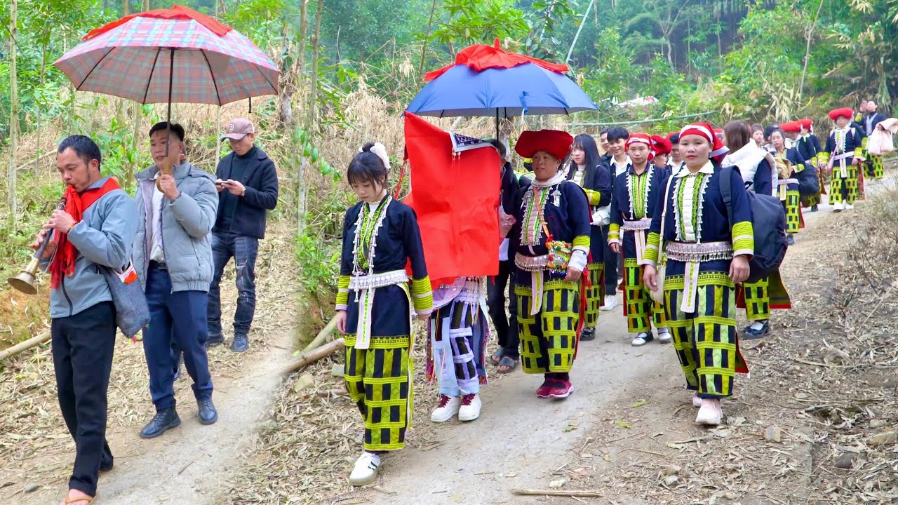 QUÁ NHIỀU THỨ KÌ LẠ TRONG ĐÁM CƯỚI NGƯỜI DAO ĐỎ