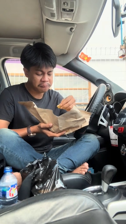 ketika brondong disuruh makan kenyang kenyang sama tante-tante ‼️‼️ #tante #ngakak #lucu #kocak