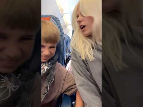 Ссорятся в самолете 😱🪑 #tiktok#подпишись#рек#роблокс#anime#keşfet#love#humor#baby#а4