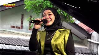 Selvi Anggraeni - Camelia ( Cover UGS Group )