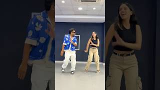 Aavan Jaavan ππβ¨ Dancing with ββ @ManviGupta.gmdance #deepaktulsyan #dance #hrithikroshan