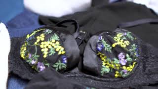 秋コーデにあわせた下着紹介Lily Brown Lingerie ミモザエンブロイダリー黒レースブラセットショーツ