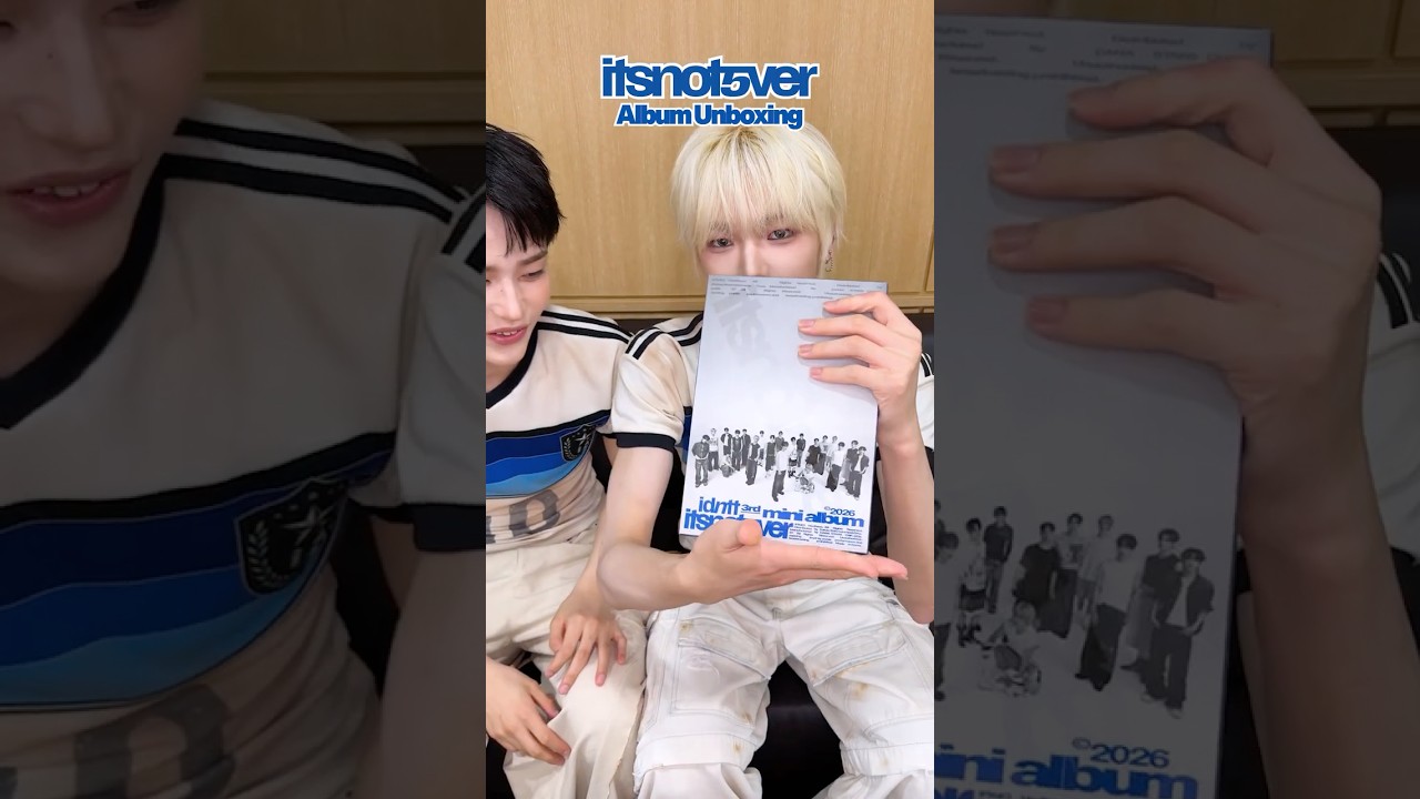 itsnotover' Album Unboxing 🎁💙 #idntt #identity #Kids_Return
