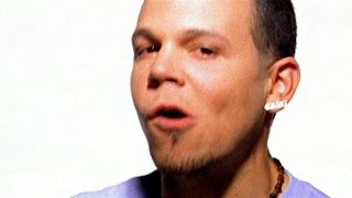 Video thumbnail of "Calle 13 - Se Vale To-To"