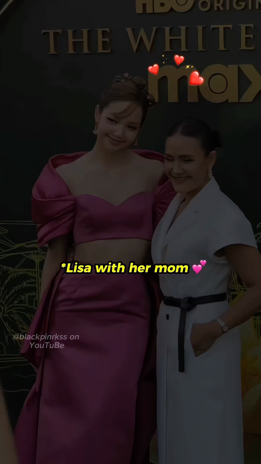 Lisa always receives the highest treatment from everyone!! ?? #blackpink #lisa