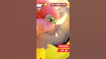 "Schokkende vondsten met een metaaldetector op het strand! 😱🪙 | Je gelooft niet wat ik heb gevond...