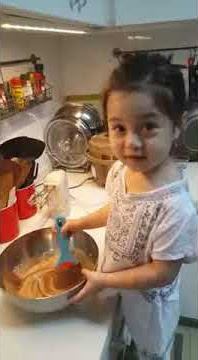 My little bule meka the cake