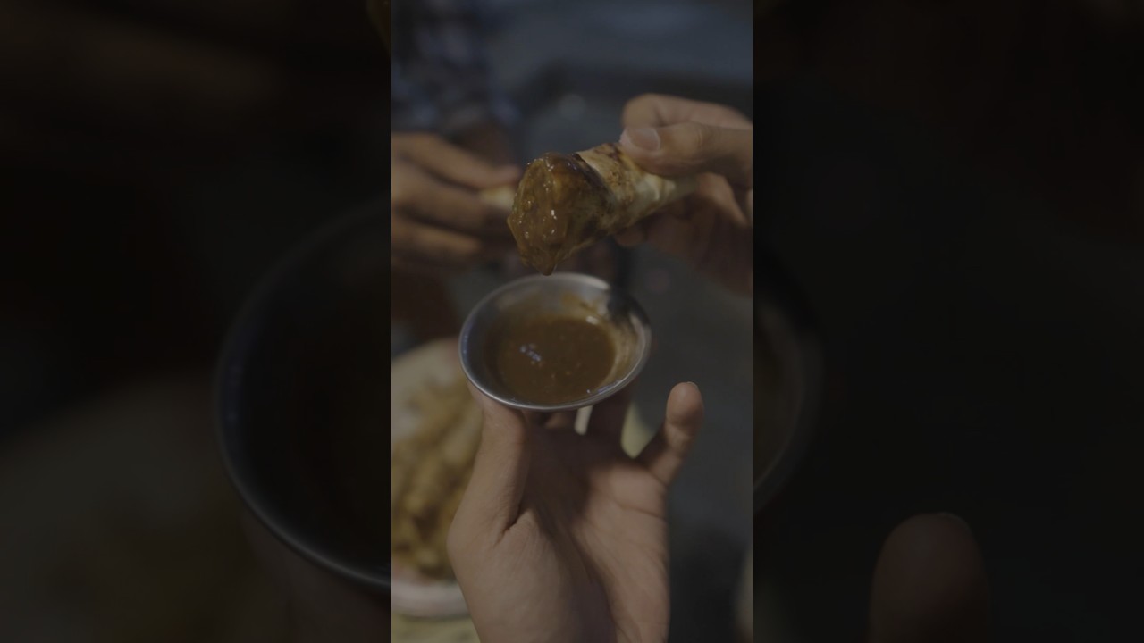 Tried Mental Chowk’s Warsi Dhaga Roll 😋 #foodshorts #streetfood #roll