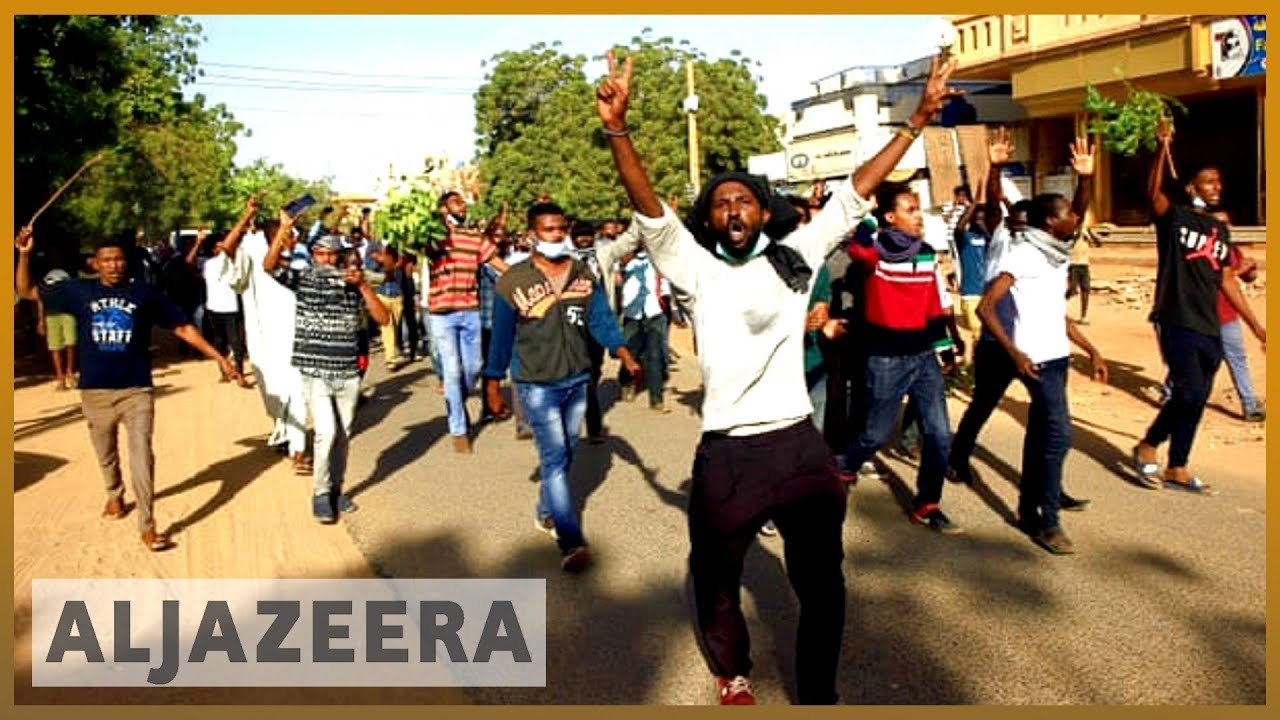 🇸🇩 لماذا تكتسب الاحتجاجات في السودان زخماً متزايداً؟ | الجزيرة الإنجليزية