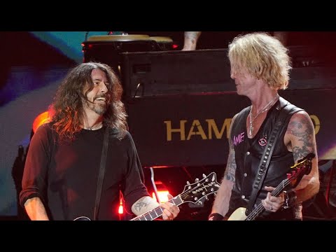Guns N&#039; Roses - Paradise City ( With Dave Grohl ) | Glastonbury 2023