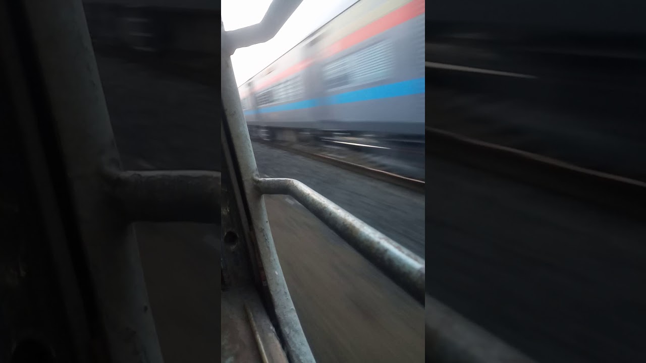 Nanded - LTT special express crossing at parbhani to mudkhed double line.