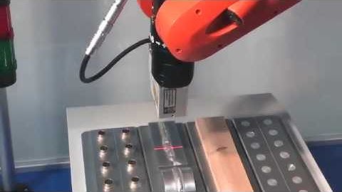 scanCONTROL - measurement on different surfaces