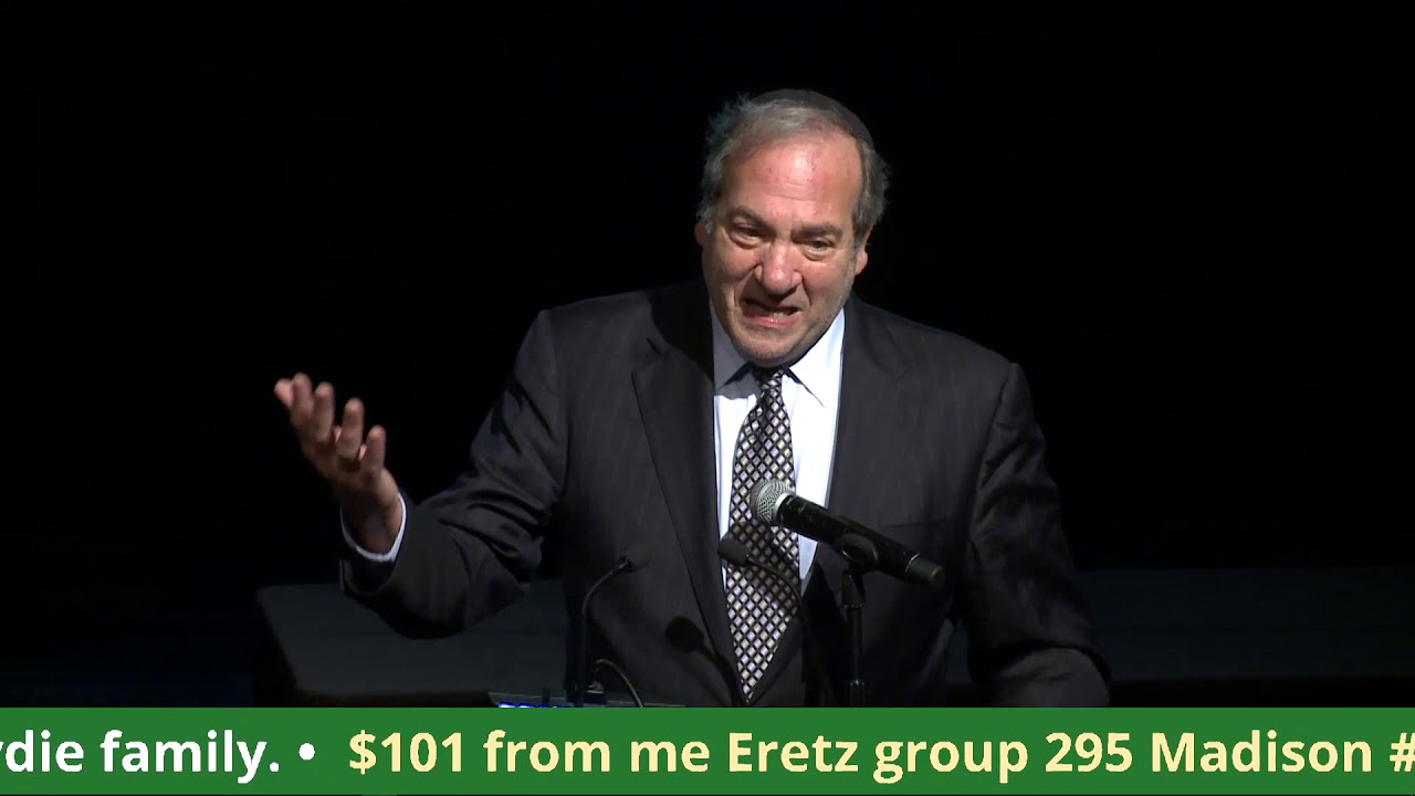 Rabbi Yechiel Eckstein addresses the Colel Chabad Dinner - 2018