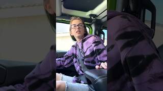 Prank pacar saya menyemprotkan parfum di mobil 😂