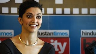 Deepika Padukone's witty reply to a fan who proposed her with a 'My Choice' poem