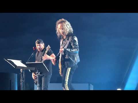 Metallica esitamas Vennaskonna lugu "Insener Garini hüperboloid"