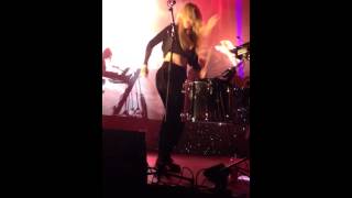 Ellie Goulding playing Bad Girls on drums(Seattle April 23,