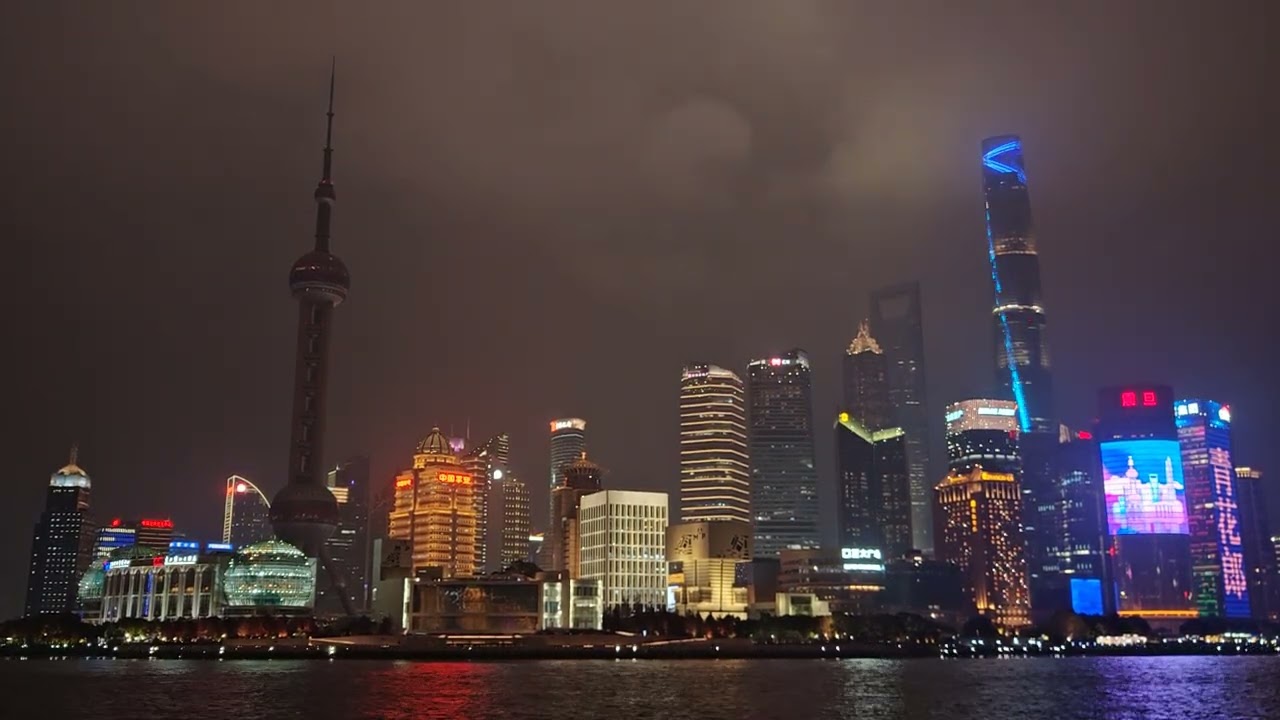 Shanghai Skyline Bund shutdown 10pm