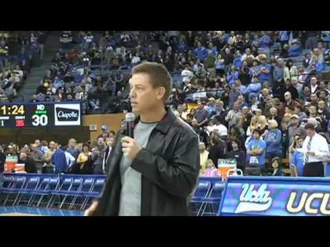 Troy Aikman honored at UCLA