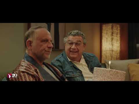 ٢٠ سنة بنكبر سوا سنة ورا سنة وإحنا أقرب حد ليك