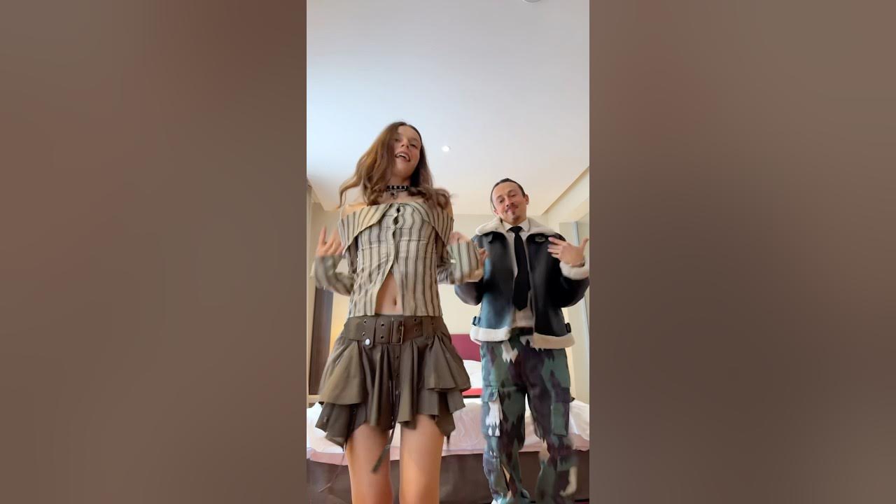 SHAKIRA - SOLTERA - OFFICIAL DANCE💃🕺 - YouTube