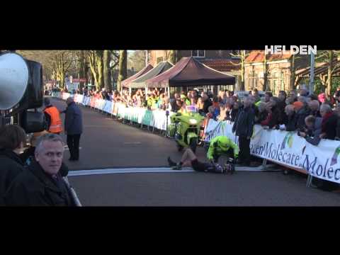 Video: Titta: Dylan Groenewegen tar sin första Tour de France-etapp på Champs-Elysees (videohöjdpunkter)