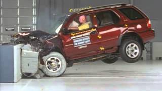 2002 Isuzu Rodeo moderate overlap test 2002 Isuzu Rodeo Moderate Overlap Iihs Crash Test