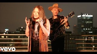 Video voorbeeld van "Jesse y Joy - Muero De Amor (Official Video) 2024 Estreno"