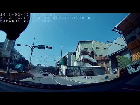 107.02.12車撞來10:52桃園東萬壽路