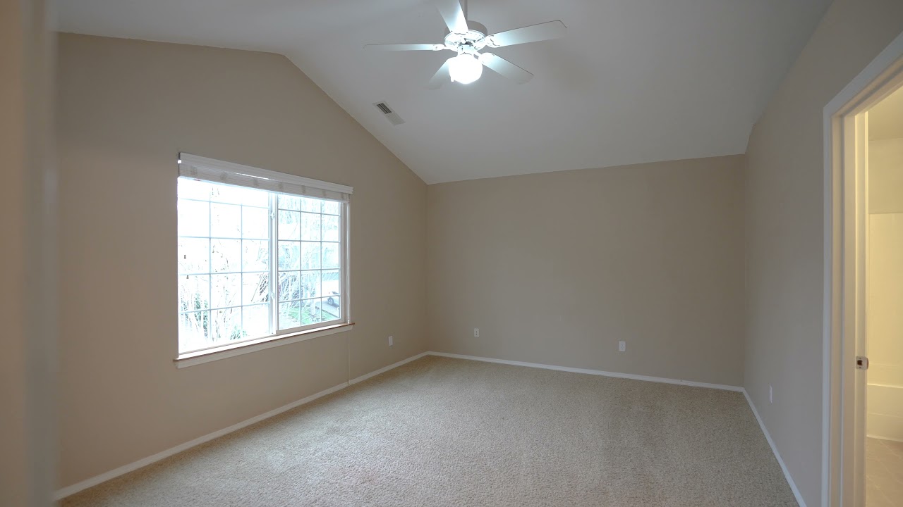 Home Tour Spacious Home in Hillsboro Listed by Green Buck Real